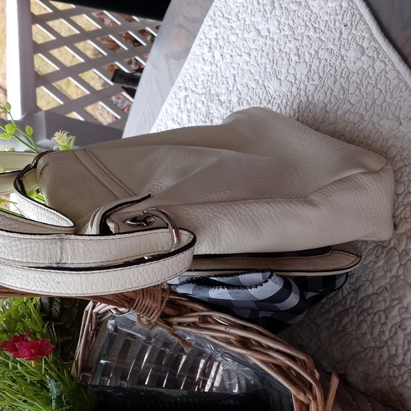 MISS ME PEBBLED LEATHER PURSE/CROSSBIDY - Picture 4 of 10